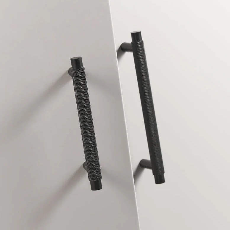 Erik Handle - Image 4